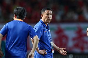 鲁媒：泰山队明日重新集结，最重要的还是要解决崔康熙合同问题