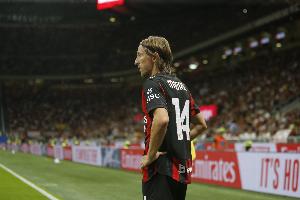 在线体育-莫雷托：莫德里奇合同中有续约一年选项，是否激活由球员本人决定